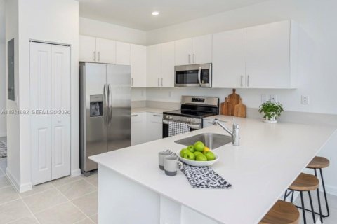 Casa en alquiler en Homestead, Florida, 3 dormitorios № 1998730 - foto 19