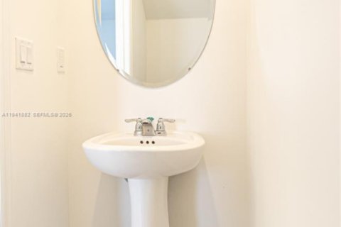 Casa en alquiler en Homestead, Florida, 3 dormitorios № 1998730 - foto 16