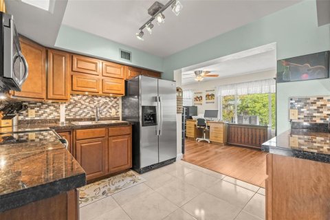 Condo in Clearwater, Florida, 2 bedrooms  № 1882849 - photo 13