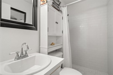 Condo in Clearwater, Florida, 2 bedrooms  № 1882849 - photo 18