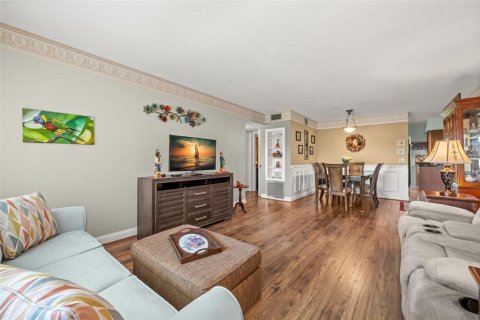 Condo in Clearwater, Florida, 2 bedrooms  № 1882849 - photo 6