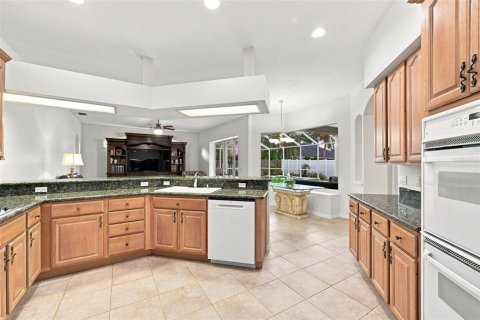 Casa en venta en Tampa, Florida, 4 dormitorios, 288.65 m2 № 2383691 - foto 12
