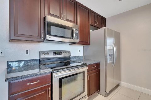 Copropriété à louer à Kissimmee, Floride: 3 chambres, 113.34 m2 № 2424387 - photo 7
