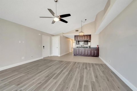 Copropriété à louer à Kissimmee, Floride: 3 chambres, 113.34 m2 № 2424387 - photo 4