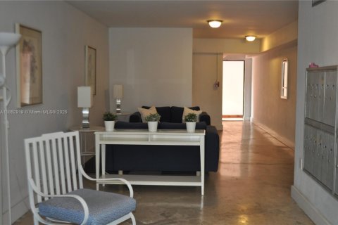 Condominio en alquiler en Key Biscayne, Florida, 2 dormitorios, 103.03 m2 № 1962388 - foto 12