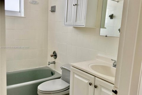 Condominio en alquiler en Key Biscayne, Florida, 2 dormitorios, 103.03 m2 № 1962388 - foto 10