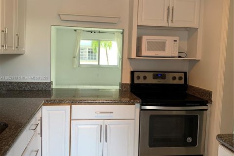 Condominio en alquiler en Key Biscayne, Florida, 2 dormitorios, 103.03 m2 № 1962388 - foto 4