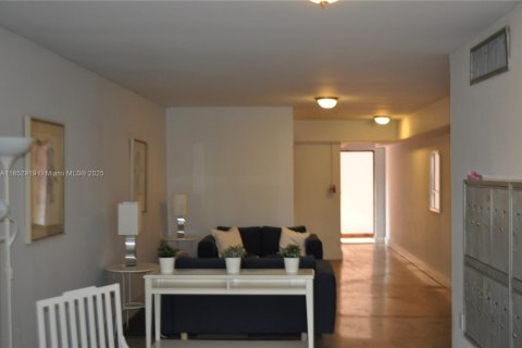 Condominio en alquiler en Key Biscayne, Florida, 2 dormitorios, 103.03 m2 № 1962388 - foto 15