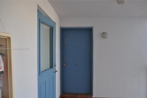 Condominio en alquiler en Key Biscayne, Florida, 2 dormitorios, 103.03 m2 № 1962388 - foto 14