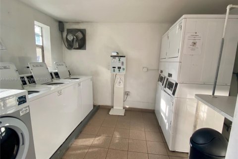 Condominio en alquiler en Key Biscayne, Florida, 2 dormitorios, 103.03 m2 № 1962388 - foto 13