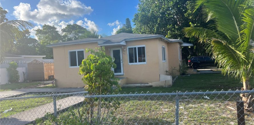 Immobilier commercial à Miami, Floride 135.08 m2 № 1882418