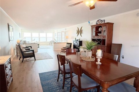 Condo in Gulfport, Florida, 2 bedrooms  № 1687578 - photo 12