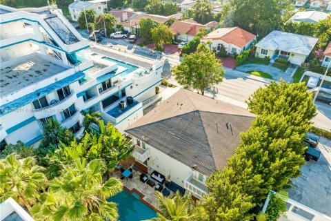 Propiedad comercial en venta en Surfside, Florida, 289.86 m2 № 1981320 - foto 7