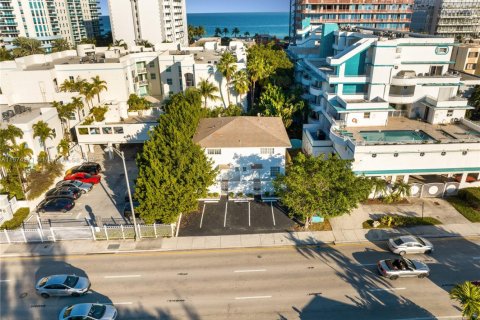 Propiedad comercial en venta en Surfside, Florida, 289.86 m2 № 1981320 - foto 3
