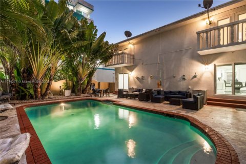 Propiedad comercial en venta en Surfside, Florida, 289.86 m2 № 1981320 - foto 22