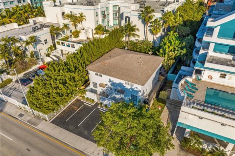 Propiedad comercial en Surfside, Florida 289.86 m2 № 1981320