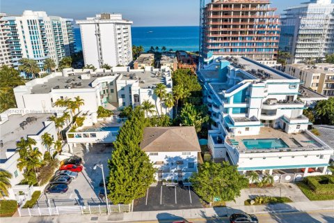 Propiedad comercial en venta en Surfside, Florida, 289.86 m2 № 1981320 - foto 10