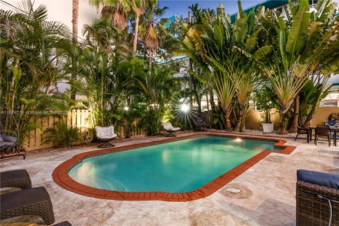 Propiedad comercial en venta en Surfside, Florida, 289.86 m2 № 1981320 - foto 21