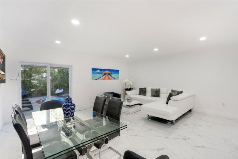 Propiedad comercial en venta en Surfside, Florida, 289.86 m2 № 1981320 - foto 29