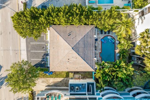 Propiedad comercial en venta en Surfside, Florida, 289.86 m2 № 1981320 - foto 9