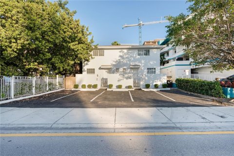 Propiedad comercial en venta en Surfside, Florida, 289.86 m2 № 1981320 - foto 11