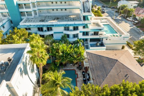 Propiedad comercial en venta en Surfside, Florida, 289.86 m2 № 1981320 - foto 8