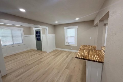 Villa ou maison à louer à Saint Petersburg, Floride: 2 chambres, 75.53 m2 № 2414044 - photo 8