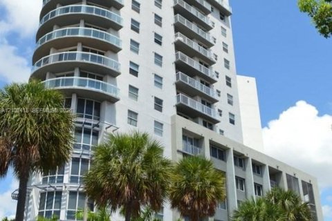 Copropriété à vendre à Miami, Floride: 2 chambres, 86.4 m2 № 2409664 - photo 2