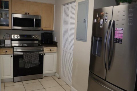 Copropriété à vendre à Miami, Floride: 2 chambres, 86.4 m2 № 2409664 - photo 5