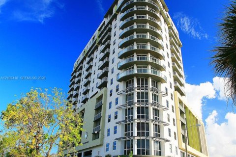 Condominio en Miami, Florida, 2 dormitorios  № 2409664