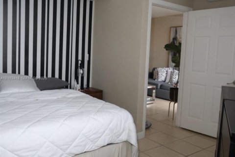 Copropriété à vendre à Miami, Floride: 2 chambres, 86.4 m2 № 2409664 - photo 11