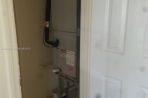 Снять в аренду виллу или дом в Норт-Майами, Флорида 2 спальни, 74.32м2, № 1991686 - фото 6