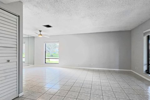 Townhouse in Palm Beach Gardens, Florida 3 bedrooms, 146.79 sq.m. № 2433974 - photo 7