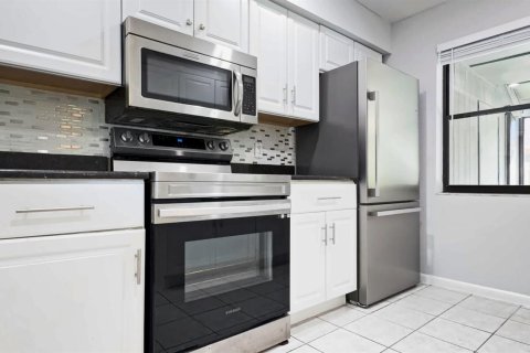 Townhouse in Palm Beach Gardens, Florida 3 bedrooms, 146.79 sq.m. № 2433974 - photo 19