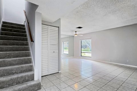 Townhouse in Palm Beach Gardens, Florida 3 bedrooms, 146.79 sq.m. № 2433974 - photo 5