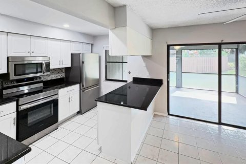 Townhouse in Palm Beach Gardens, Florida 3 bedrooms, 146.79 sq.m. № 2433974 - photo 14