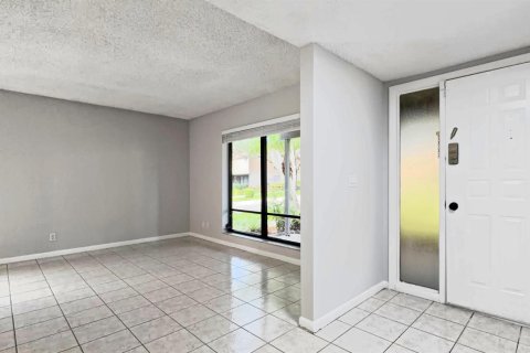 Townhouse in Palm Beach Gardens, Florida 3 bedrooms, 146.79 sq.m. № 2433974 - photo 6