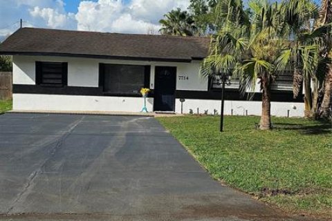 Villa ou maison à Tampa, Floride 4 chambres, 158.49 m2 № 2135657