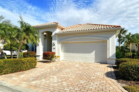 House in Sarasota, Florida 3 bedrooms, 206.99 sq.m. № 1509585 - photo 2