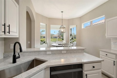 House in Sarasota, Florida 3 bedrooms, 206.99 sq.m. № 1509585 - photo 24