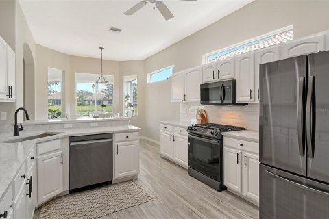 House in Sarasota, Florida 3 bedrooms, 206.99 sq.m. № 1509585 - photo 22