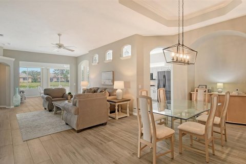 House in Sarasota, Florida 3 bedrooms, 206.99 sq.m. № 1509585 - photo 8