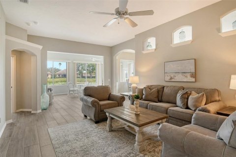 House in Sarasota, Florida 3 bedrooms, 206.99 sq.m. № 1509585 - photo 11