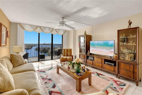 Copropriété à louer à Aventura, Floride: 2 chambres, 102.56 m2 № 1712309 - photo 1