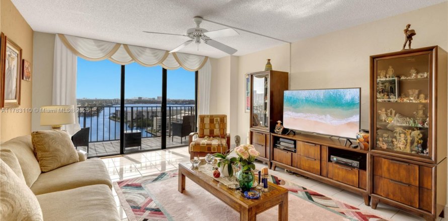 Condo à Aventura, Floride, 2 chambres  № 1712309