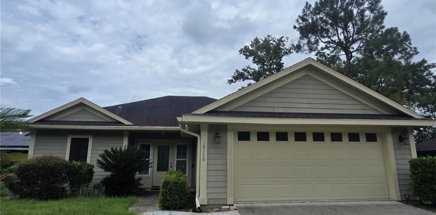 House in High Springs, Florida 3 bedrooms, 147.81 sq.m. № 2206729