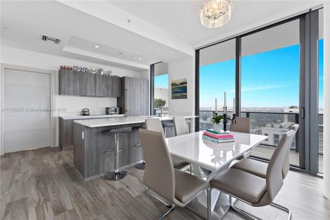 Condo in Miami, Florida, 3 bedrooms  № 1982182 - photo 5