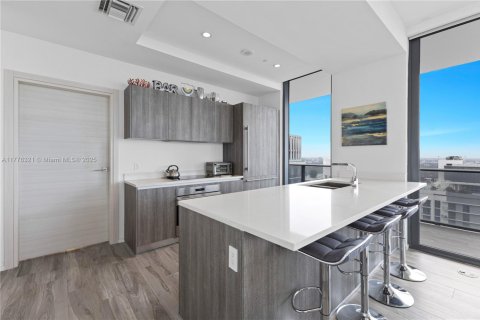 Condo in Miami, Florida, 3 bedrooms  № 1982182 - photo 6