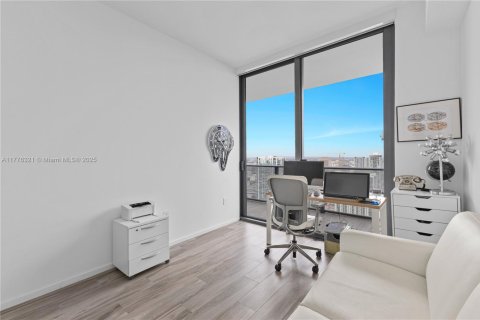 Condo in Miami, Florida, 3 bedrooms  № 1982182 - photo 26