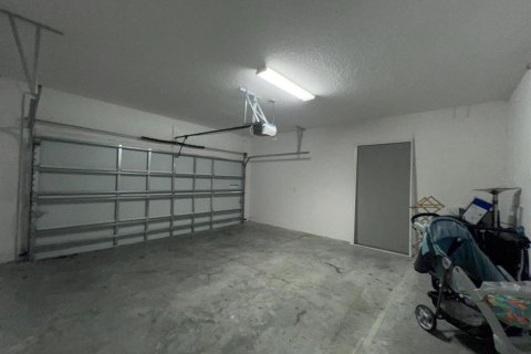 House in Kissimmee, Florida 10 bedrooms, 380.43 sq.m. № 1795892 - photo 23